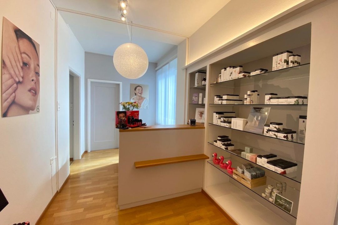 Ladies' Style Cosmetics, Badenerstrasse, Zürich
