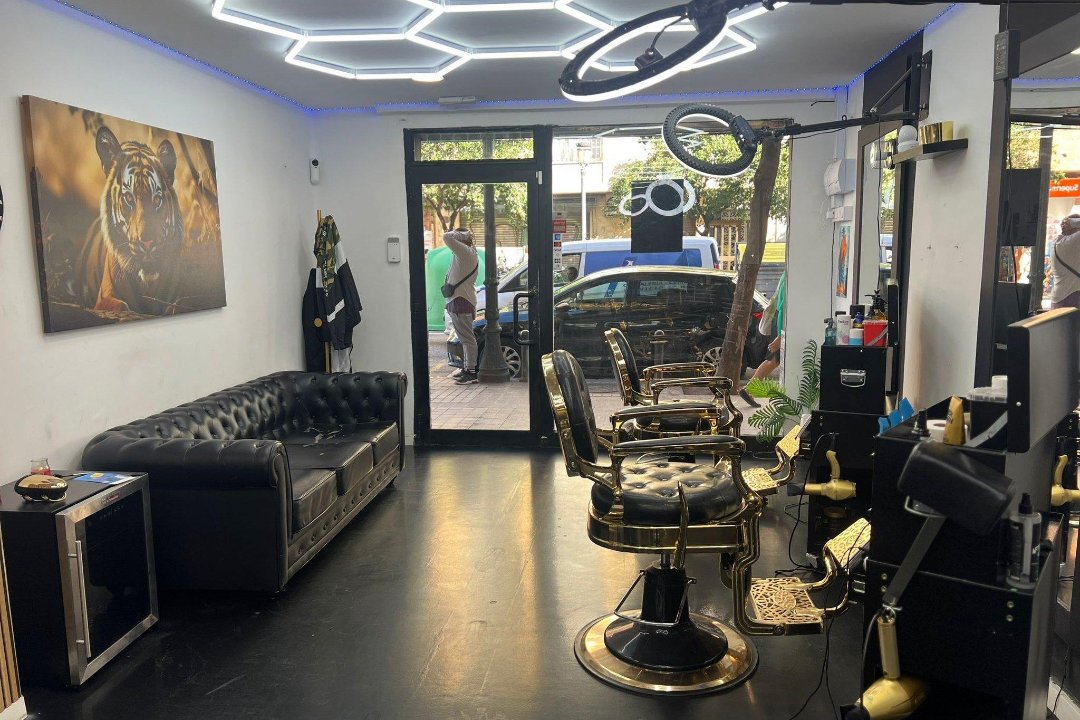 Angel Barber Vip & Jessica CEO, Ciutat Fallera, Valencia