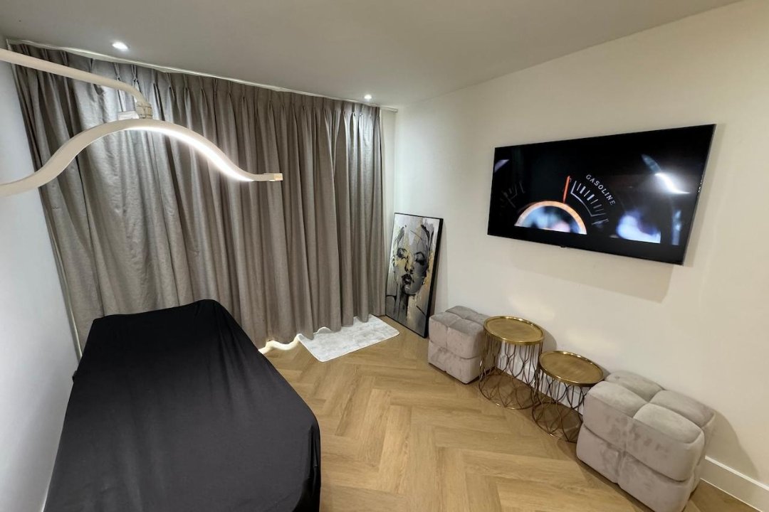 Lindha Beauty, Pieter Calandlaan, Amsterdam