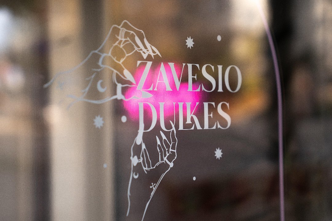 Žavesio dulkės: Nails&Brows, Kauno gatve, Vilnius