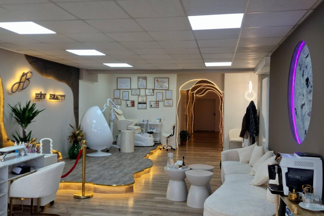 Hev Beauty, Hennef Bf, Hennef