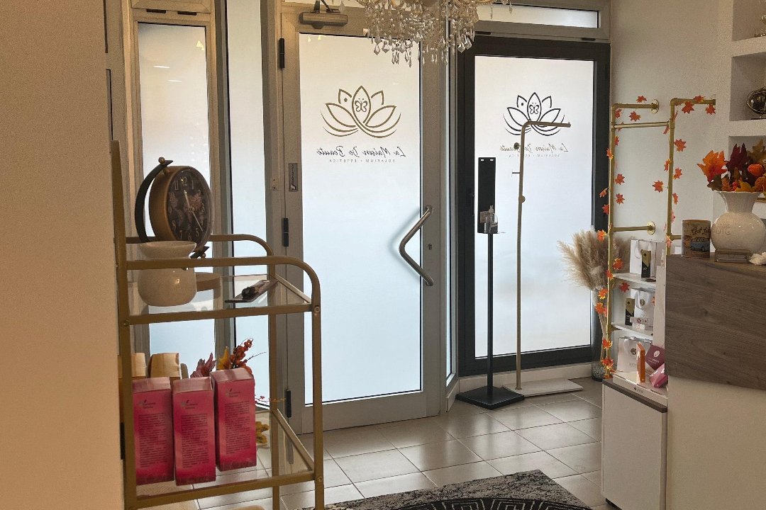 La maison de beautè, Via Ostiense, Roma