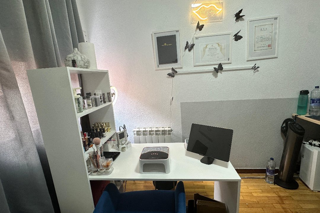 Piel y uñas, Portazgo, Madrid