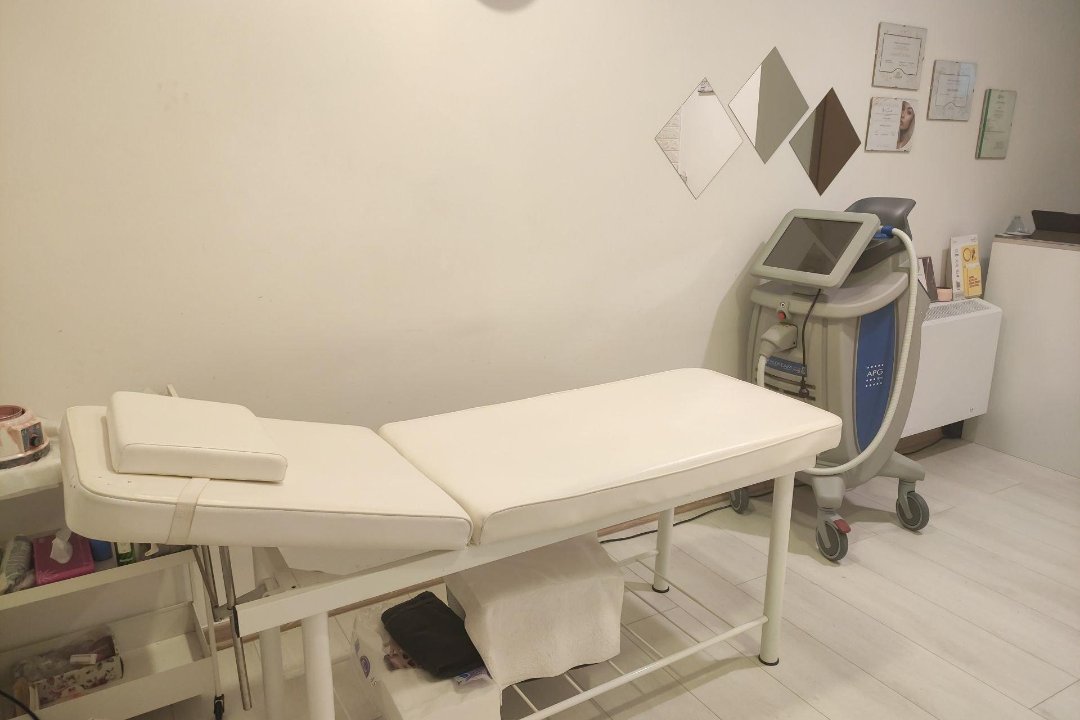 Estetica Ilaria, Casnate con Bernate, Lombardia