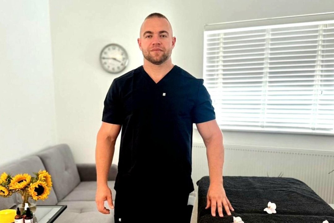 Sport & Deep Tissue Massage by Gyorgy, Pollards Hill, London