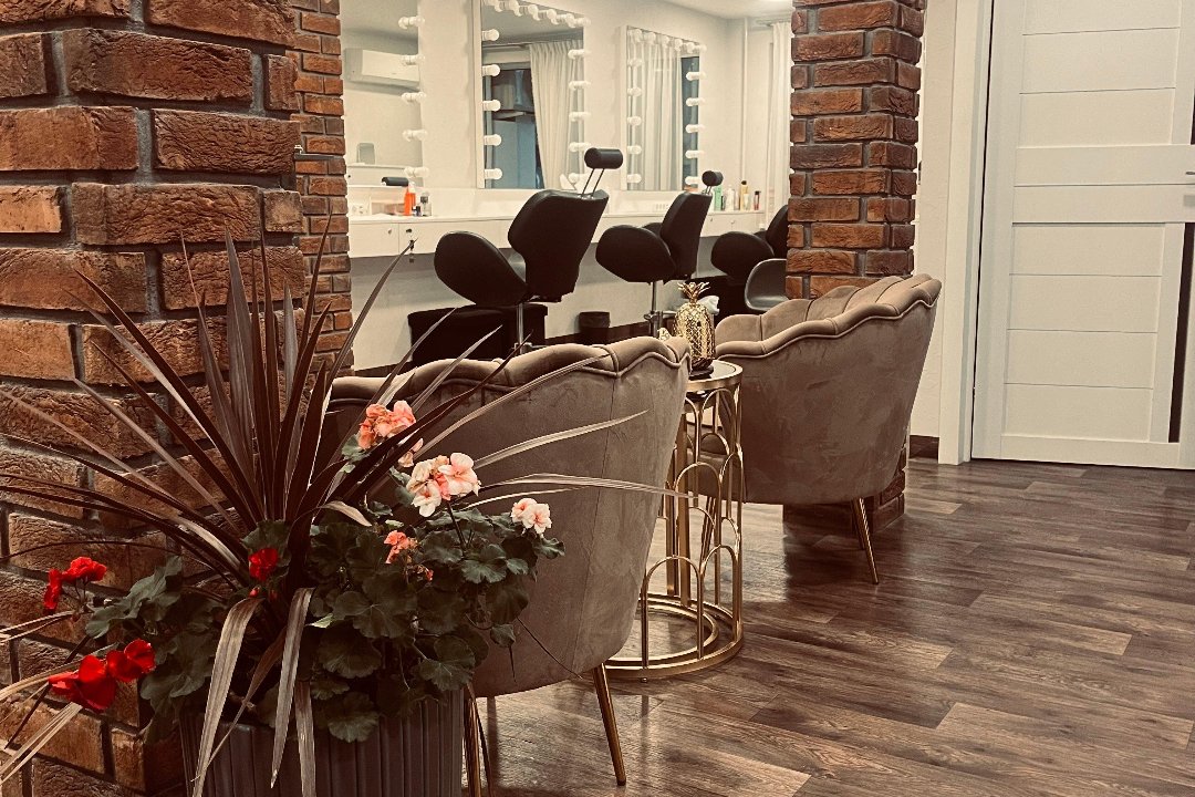 Grožio meistrė Austėja, Dainava, Kaunas