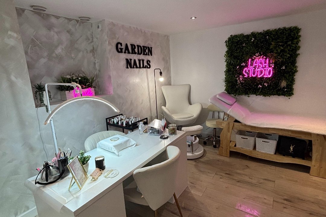 Garden barber & Nails, Métro Père-Lachaise, Paris