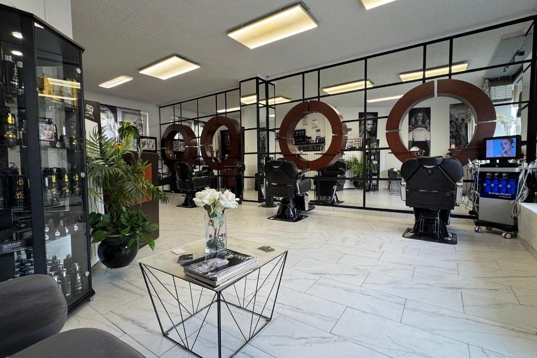 Coiffeur Tina Tehran, Altstetten, Zürich