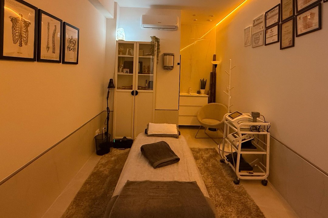 Neva Piel & Huesos Clinic Alcobendas, Alcobendas, Comunidad de Madrid