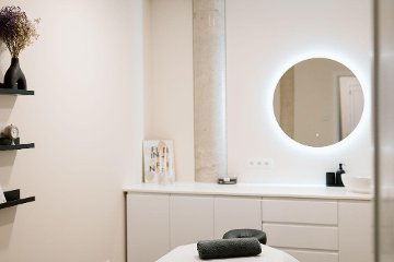 Blakstienų ir antakių meistrė Karolina LV