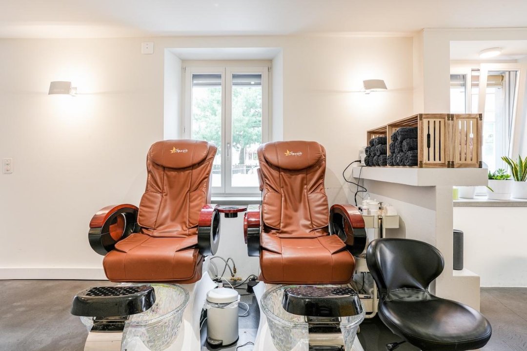 MAKEOVER Nail Studio, Wetzikon