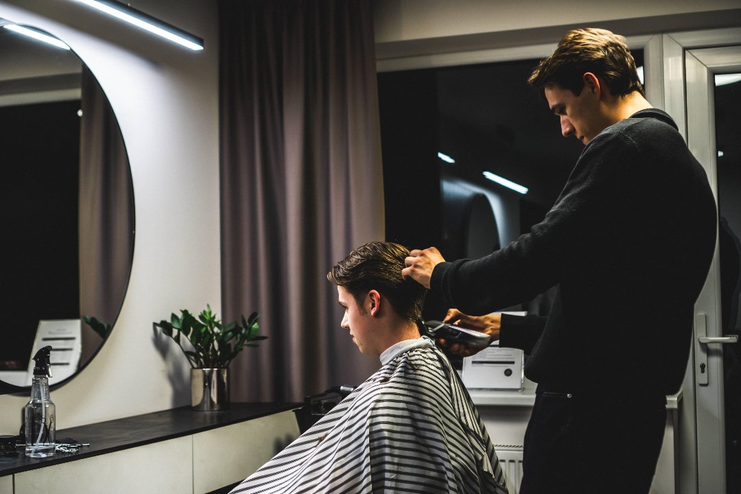 ZV Grožio studija - Gustas, Dainava, Kaunas