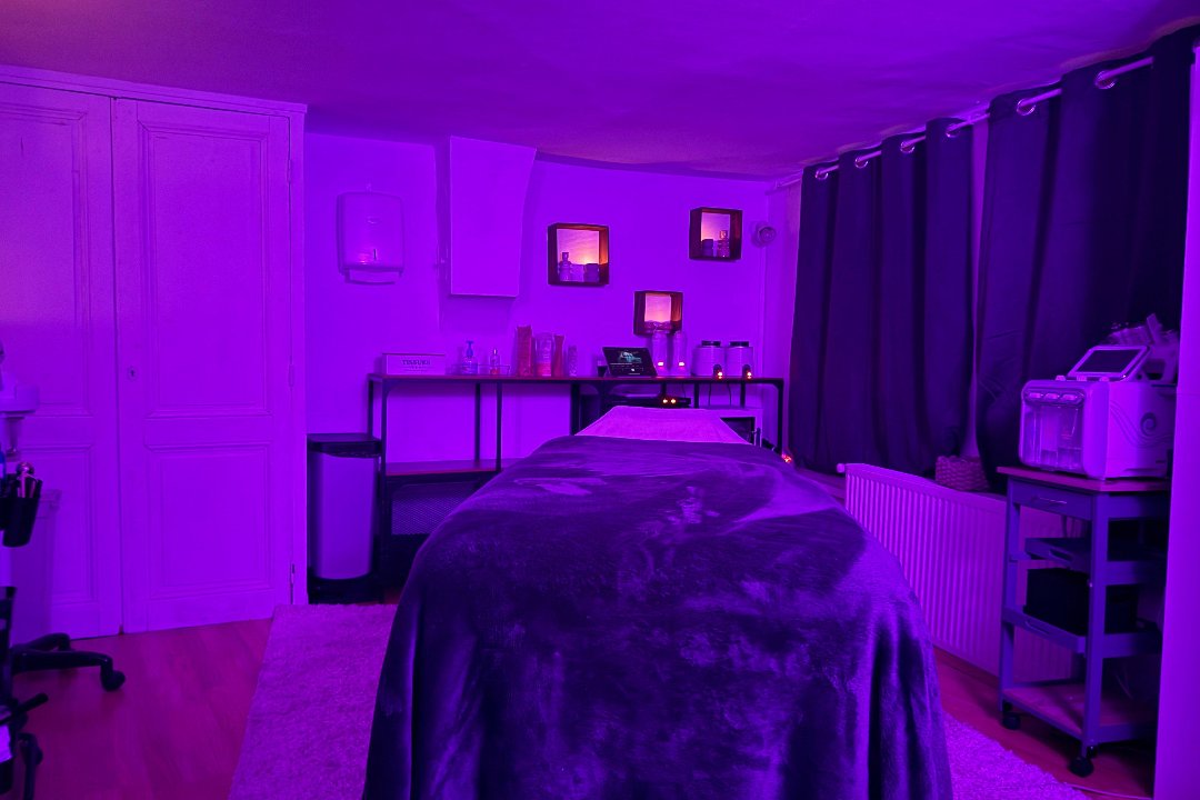 By beauty, Saxe Roosevelt, Lyon