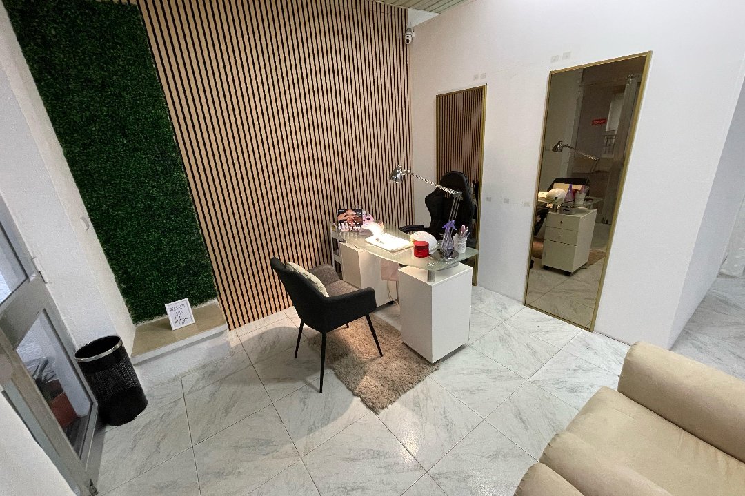 Lívia Fernandes Cabeleireiro, Paço de Arcos, Distrito de Lisboa