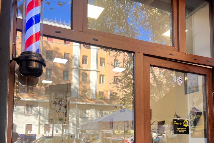 TJ Barber Shop - Barbier Roma - Photo de galerie - OneBooking