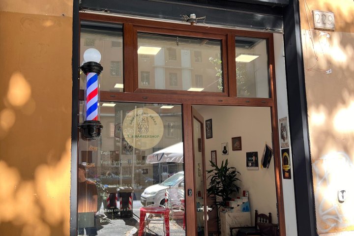TJ Barber Shop - Barbier Roma - Photo de galerie - OneBooking