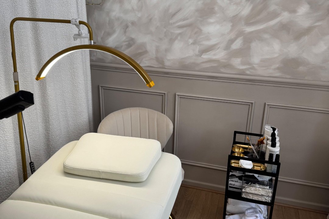 Skin Luse, Poynton, Cheshire