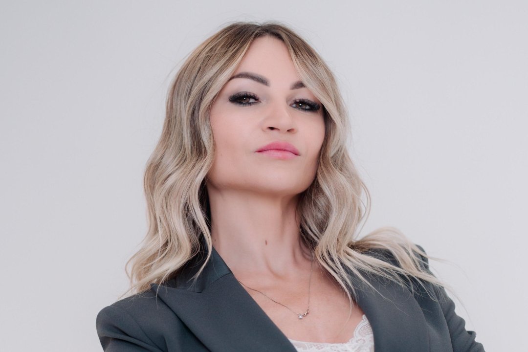 Élite Studio Dorina Galatan Permanent makeup, Pablo, Parma