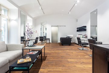 Ninas Hair & Make-up (im Raimundhof)