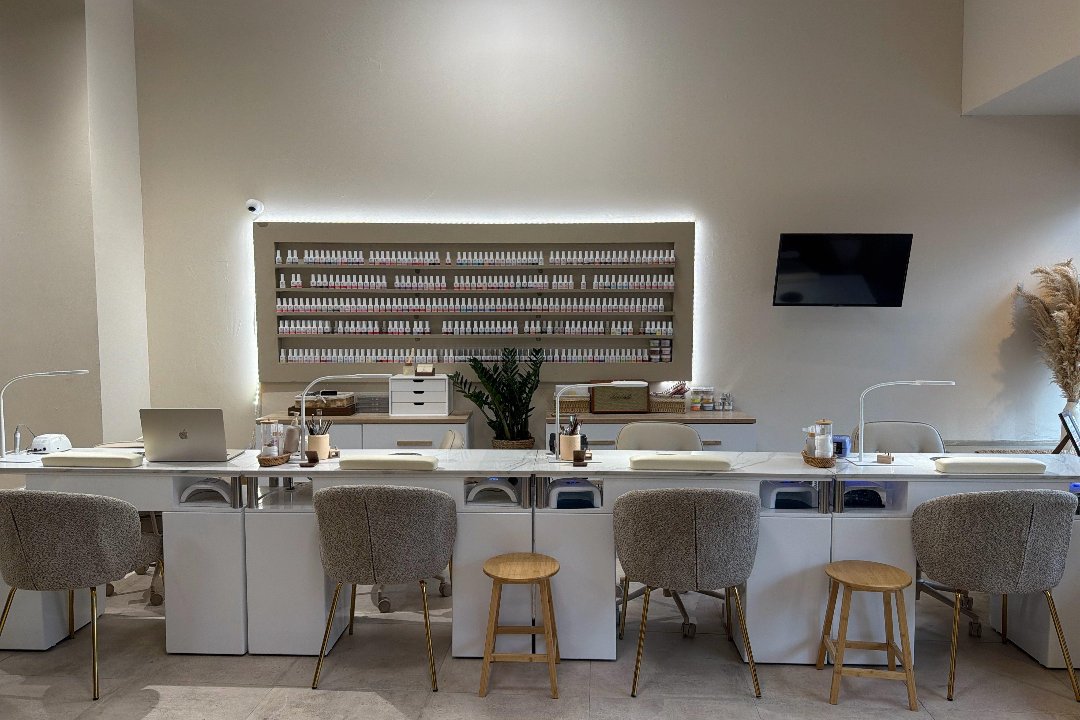 CHOU STUDIO Nail and Beauty, Dietikon