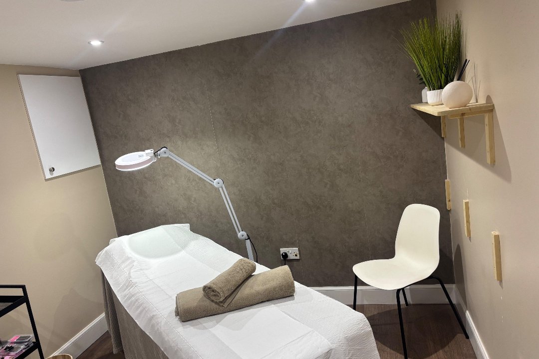 Wax & Glow by Terri, Newkirkgate Shopping Centre, Edinburgh