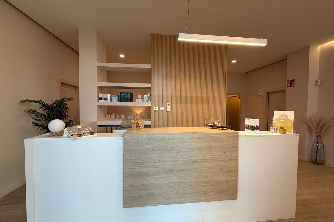 Centro Luna Llena, Sant Just Desvern, Provincia de Barcelona