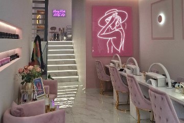 Luxury Nails Beauty Salon