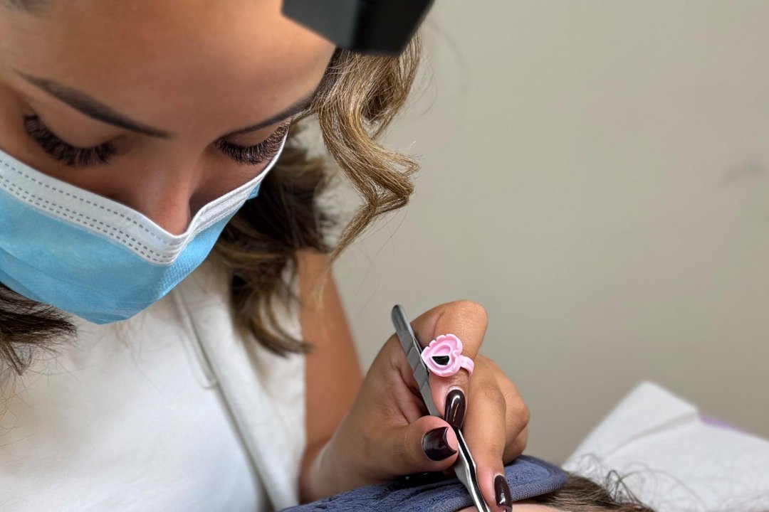 Letícia Otoni Lashes, Porto