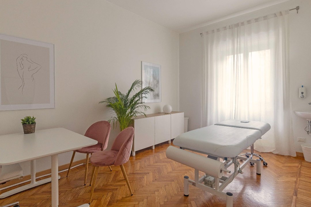 Carati Suit - Mariagiovanna Alcamo, XXII Marzo - Porta Romana, Milano