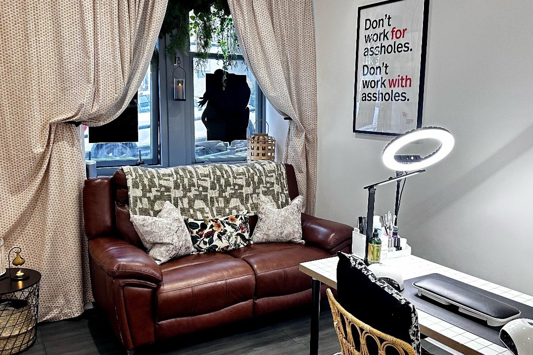 SALUTE Nails, Paisley, Glasgow Area