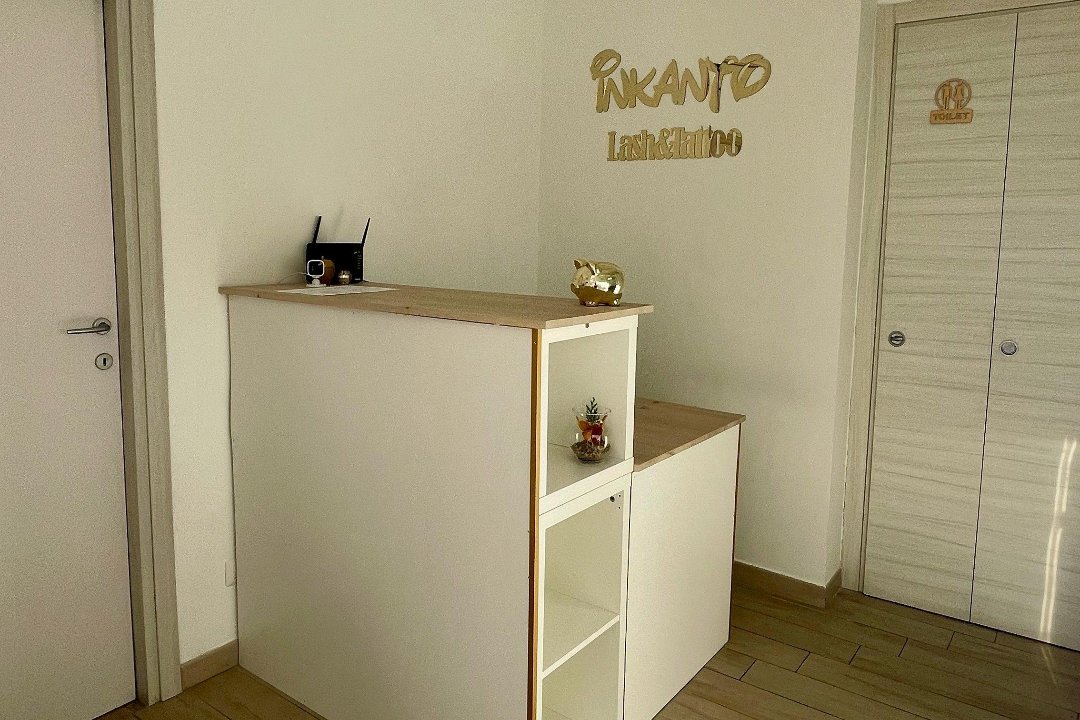 Inkanto lash & tattoo, Via di Torrenova, Roma