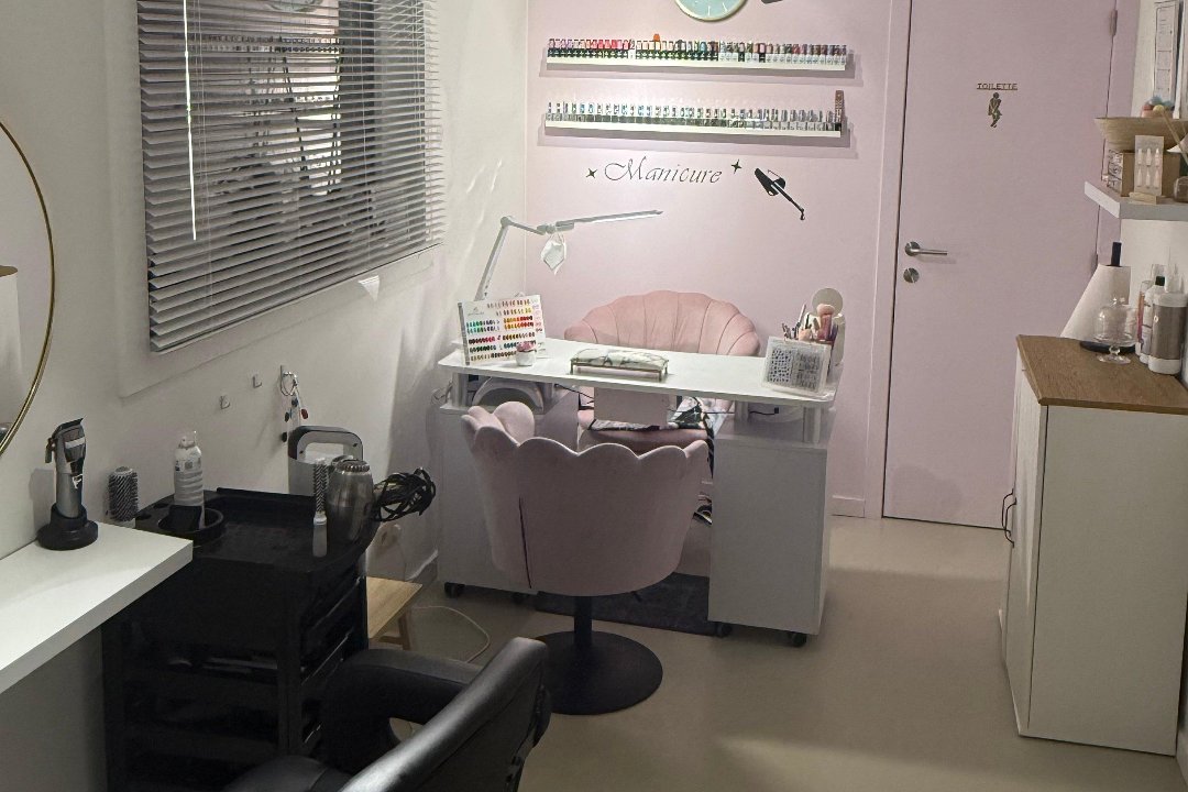 Just Nails by Gabriela, Ghent