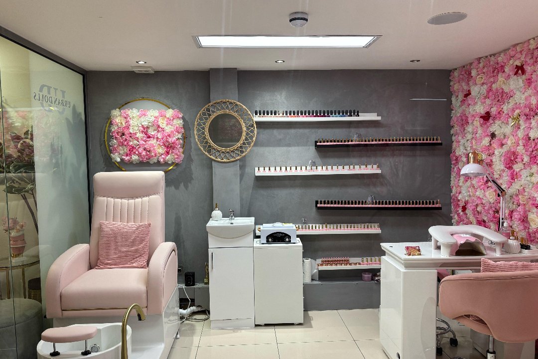 Geri Nails Art Studio, Edmonton Green Shopping Centre, London