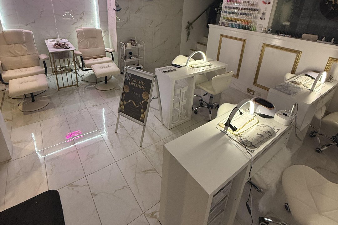 Aura Nails, maltby street market, London