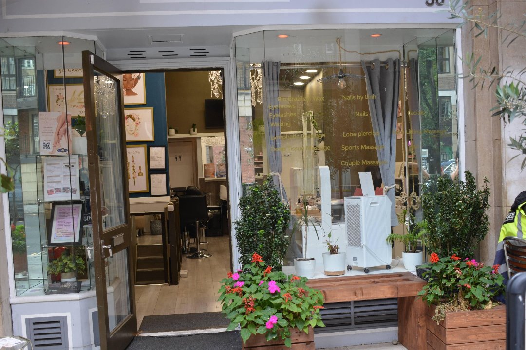 Clear Your Mind Studio, Smith Square, London