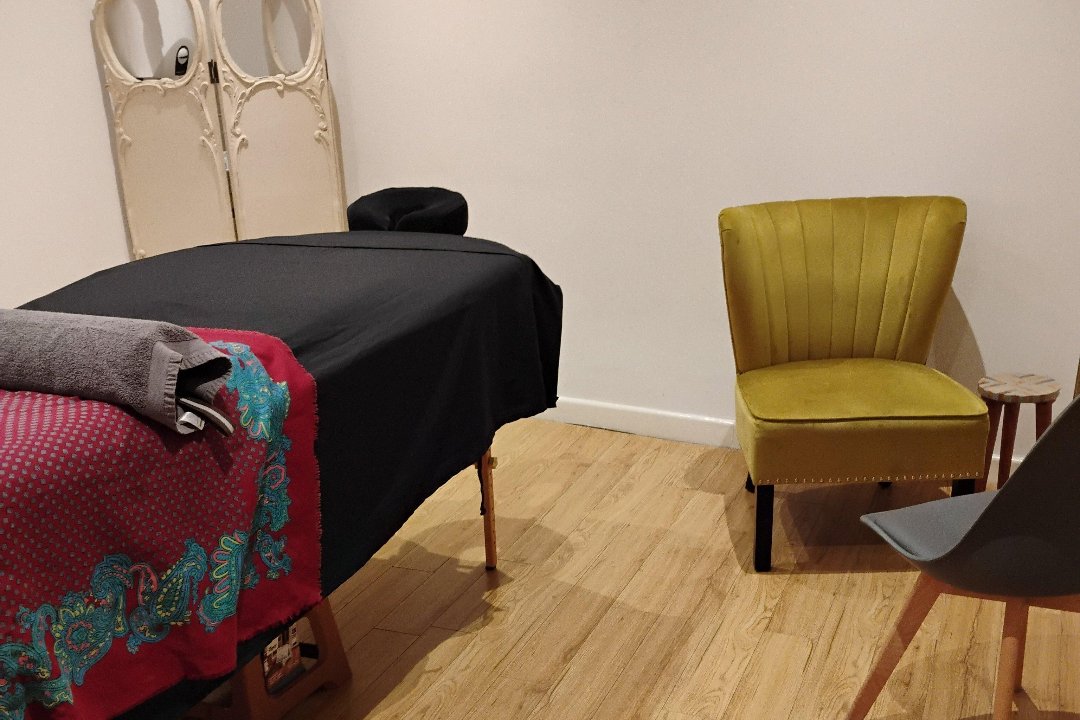 Hannah Wharf Holistic Massage @Conscience Foods & Lifestyle, Keynsham, Bristol
