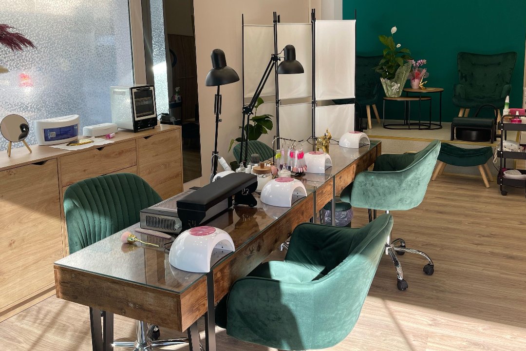 Ruby Nails, Ἰλιον, Αττική