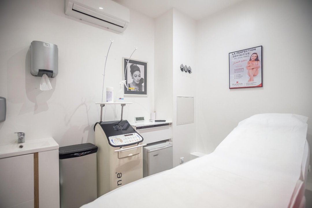 Rosemary beauty, Métro Laumière, Paris