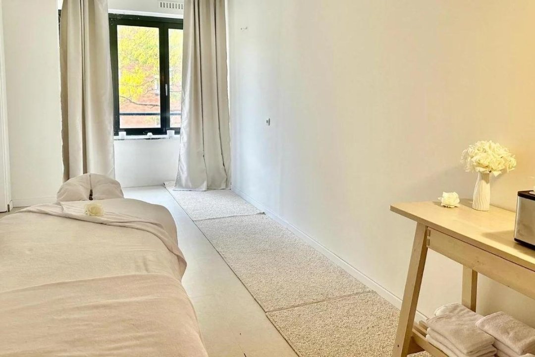 Professionele massagesalon KELLY's - Women Only, Stadionbuurt, Amsterdam