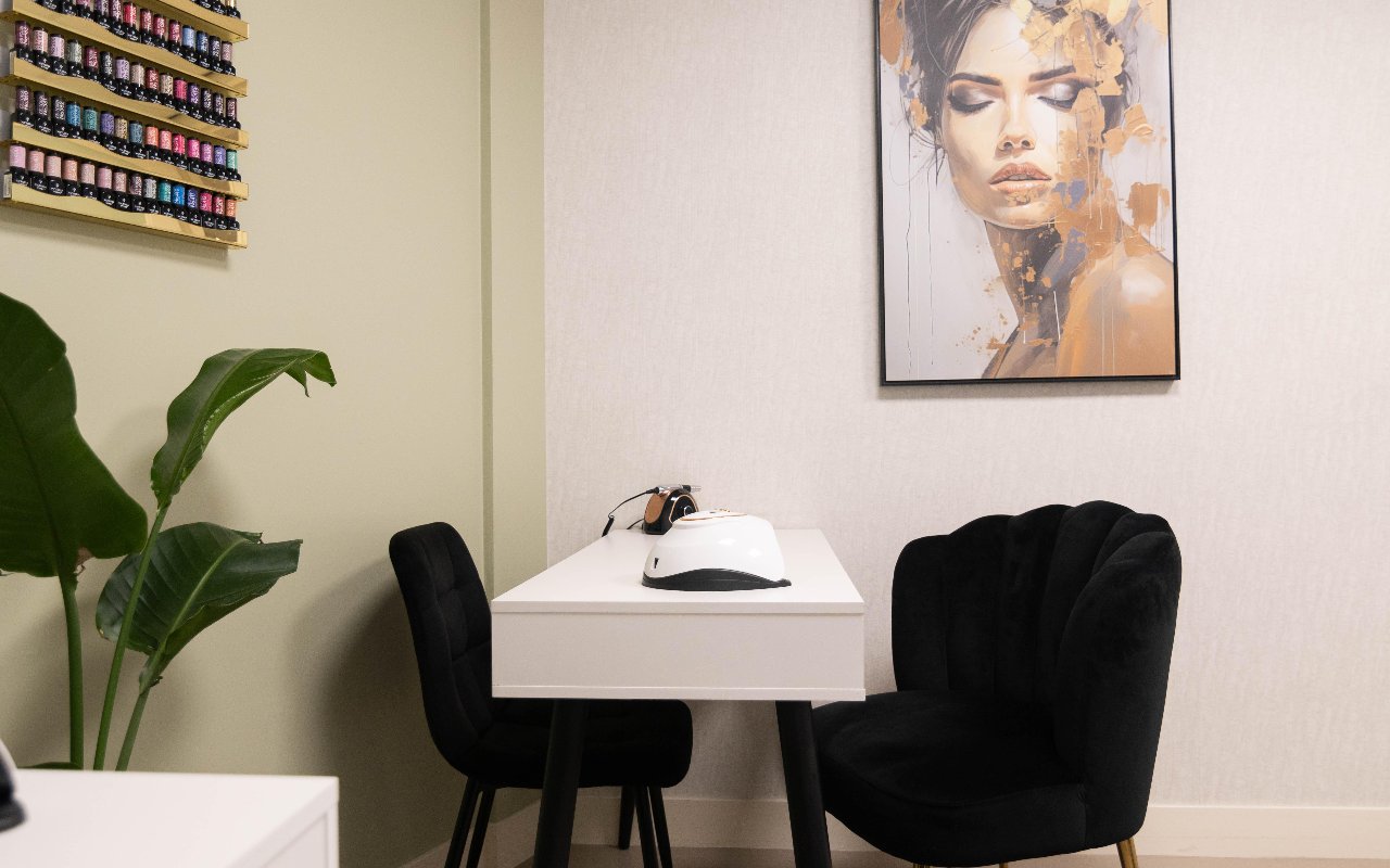 Interieur van Bellah beauty salon & clinic | Women’s only in Soest