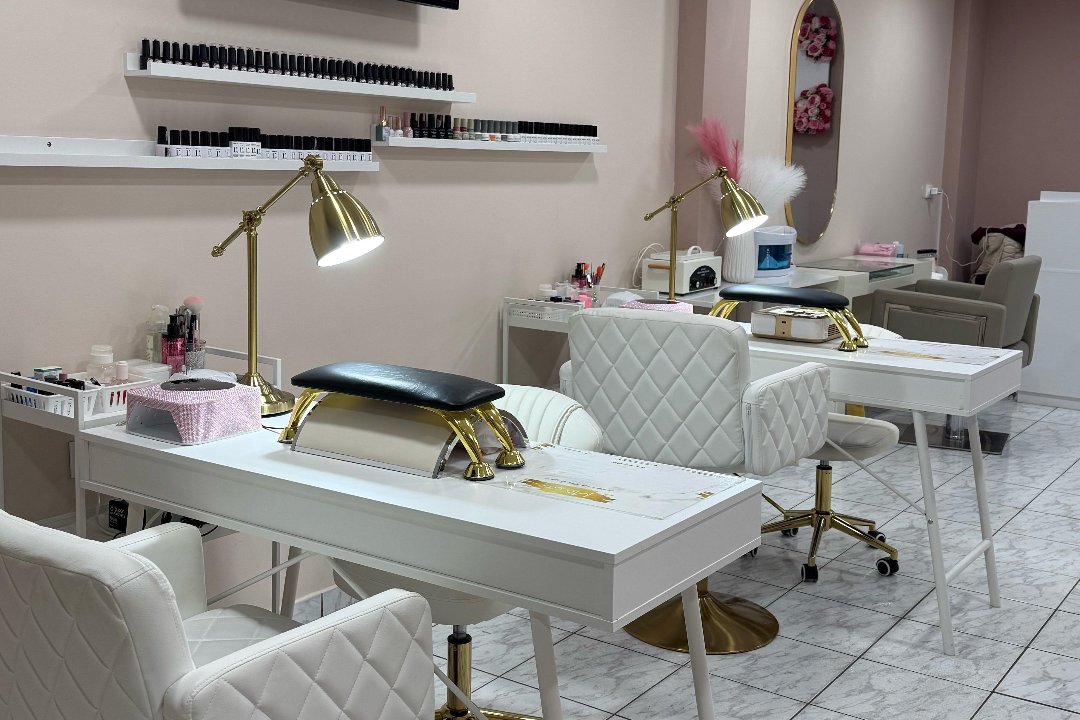 Toobi Beauty Nails & More Δραπετσώνα, Δραπετσώνα, Piraeus