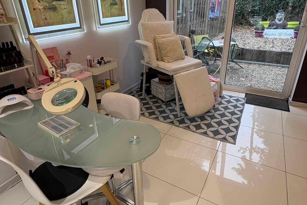 Evelyne Nails, Saint-Job Kauwberg, Uccle