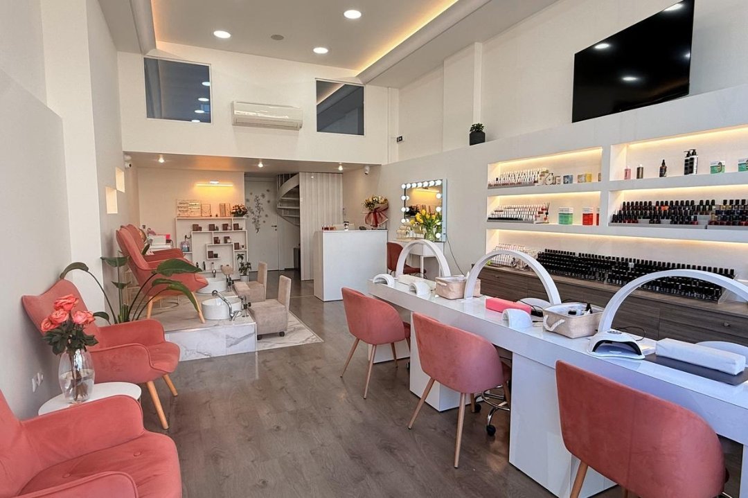 Vele Beauty Lounge By PF Beauty Lounge, Agios Stefanos, Αττική