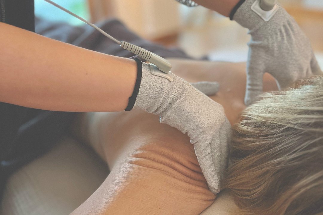 slow:now Ultra. Deep. Technologie - Mehr als Massage, Akazienkiez, Berlin