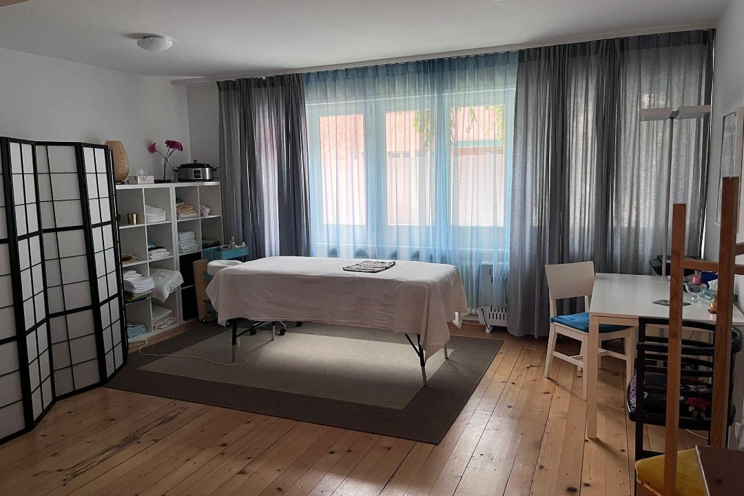 Massage und Beauty, Alt-Wiedikon, Zürich