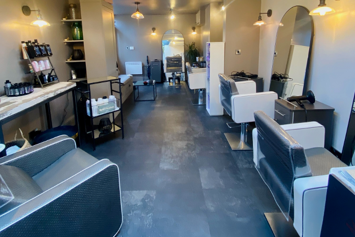 Steven at Currently Hair | Bramhope - Coiffure Bramhope - Photo de couverture - OneBooking