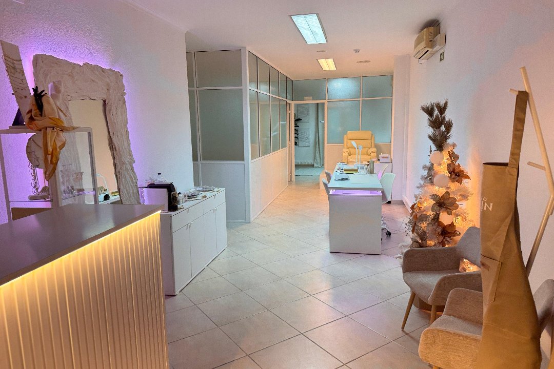 Studio Marin, Loures