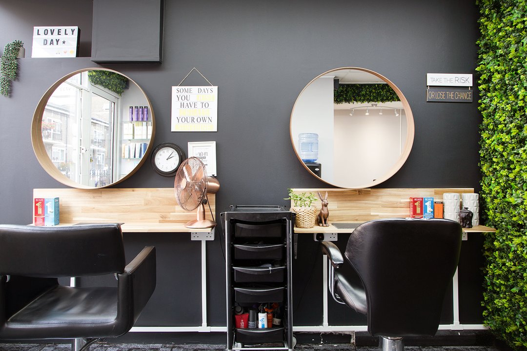 D Max Salon, King's Cross, London