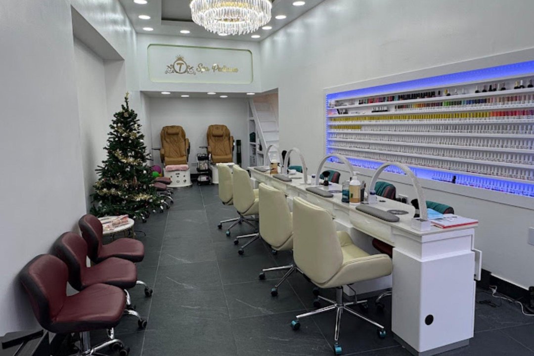 Tina Nail, Oakwood, London