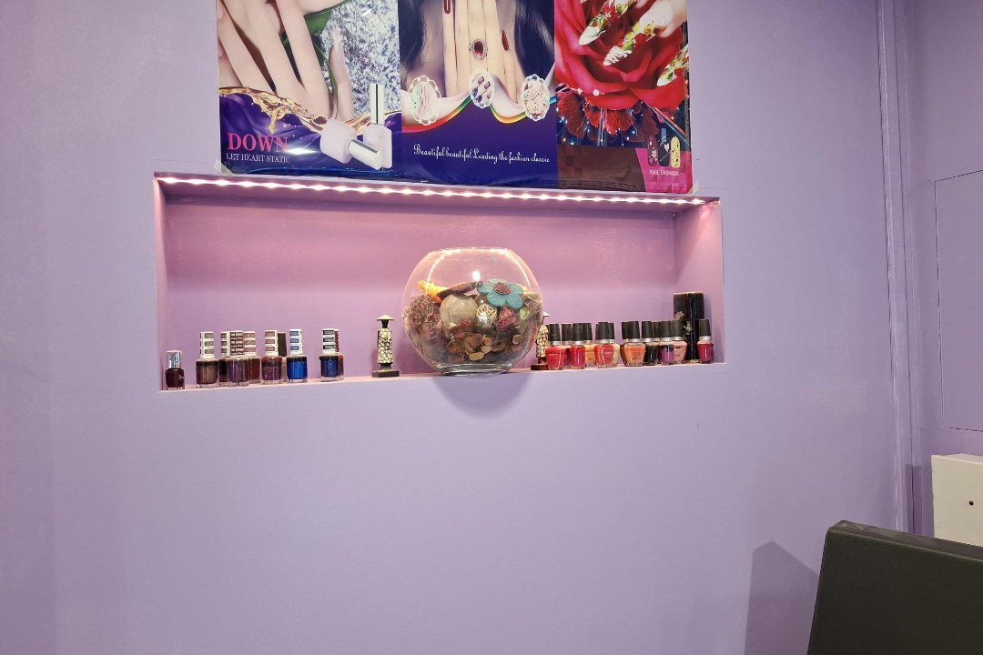 Mademoiselle nails, Berckmans - Munthof, Sint-Gillis